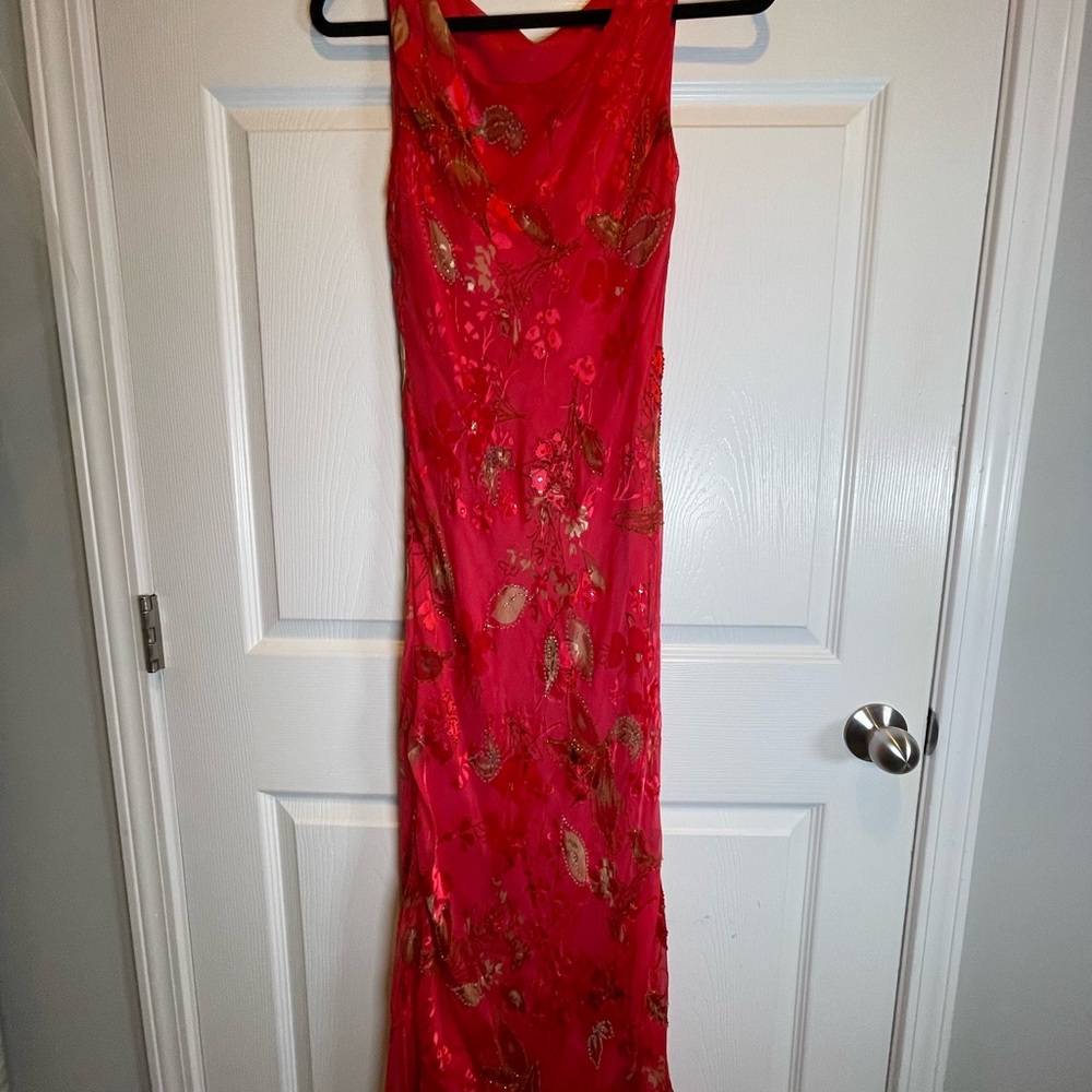 Cocktail Red Dress with beading details - Picture 2 of 3